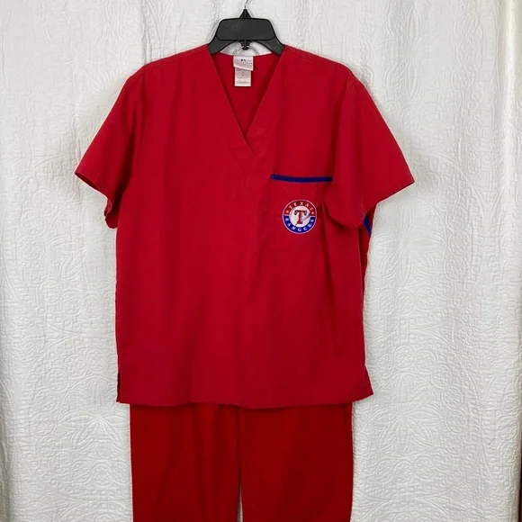 MLB Genuine Merchandise Women’s Texas Rangers Scrub Set sz Small - Picture 1 of 14